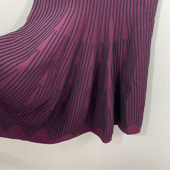Milly Engineered Linear Fit and Flare Godet Stripe Dress Size LARGE Burgundy - Picture 5 of 8
